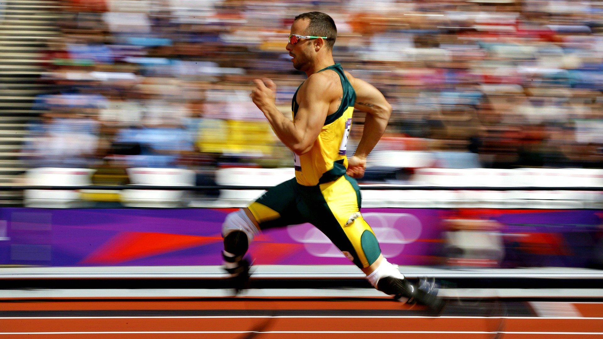 颠覆秩序，塞恩斯点燃赛场，索伯碾压红牛背后的战术革命